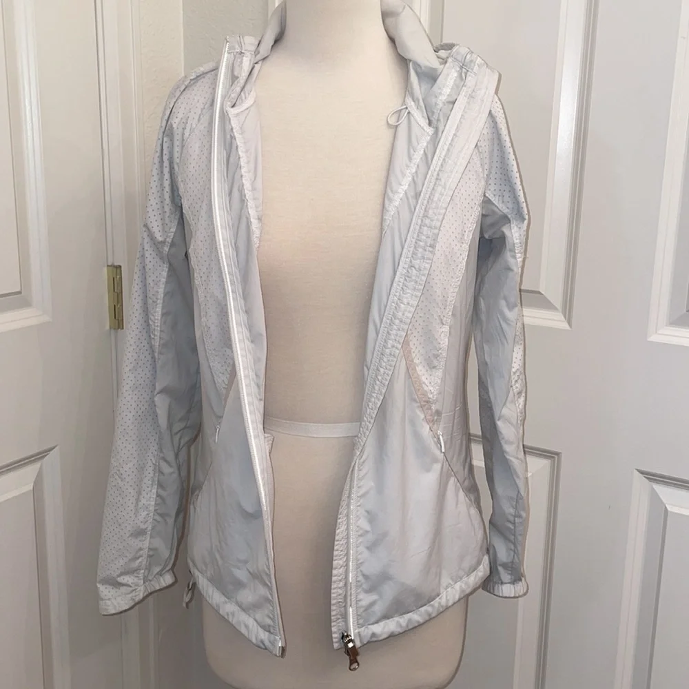 ATHLETA white hooded windbreaker jacket in women’s XXS - Picture 10 of 15